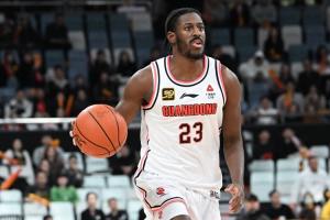 直播吧：广东男篮裁掉库克 已确定季后赛外援名单